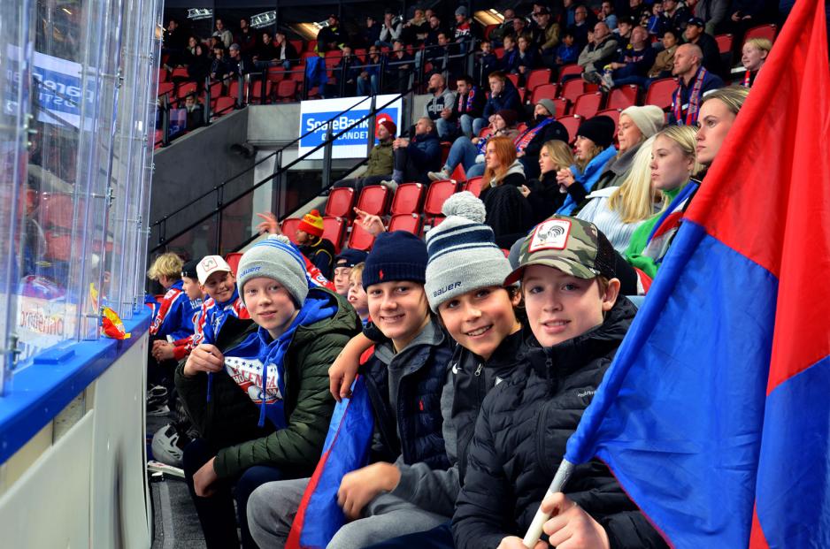 Guttegjeng på ishockeykamp