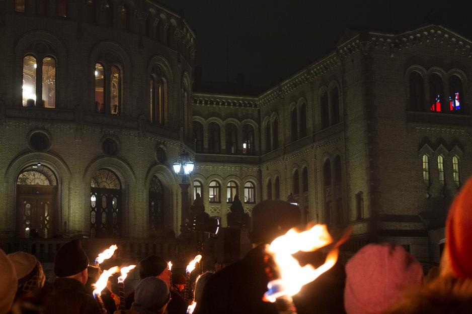 Fakler foran Stortinget