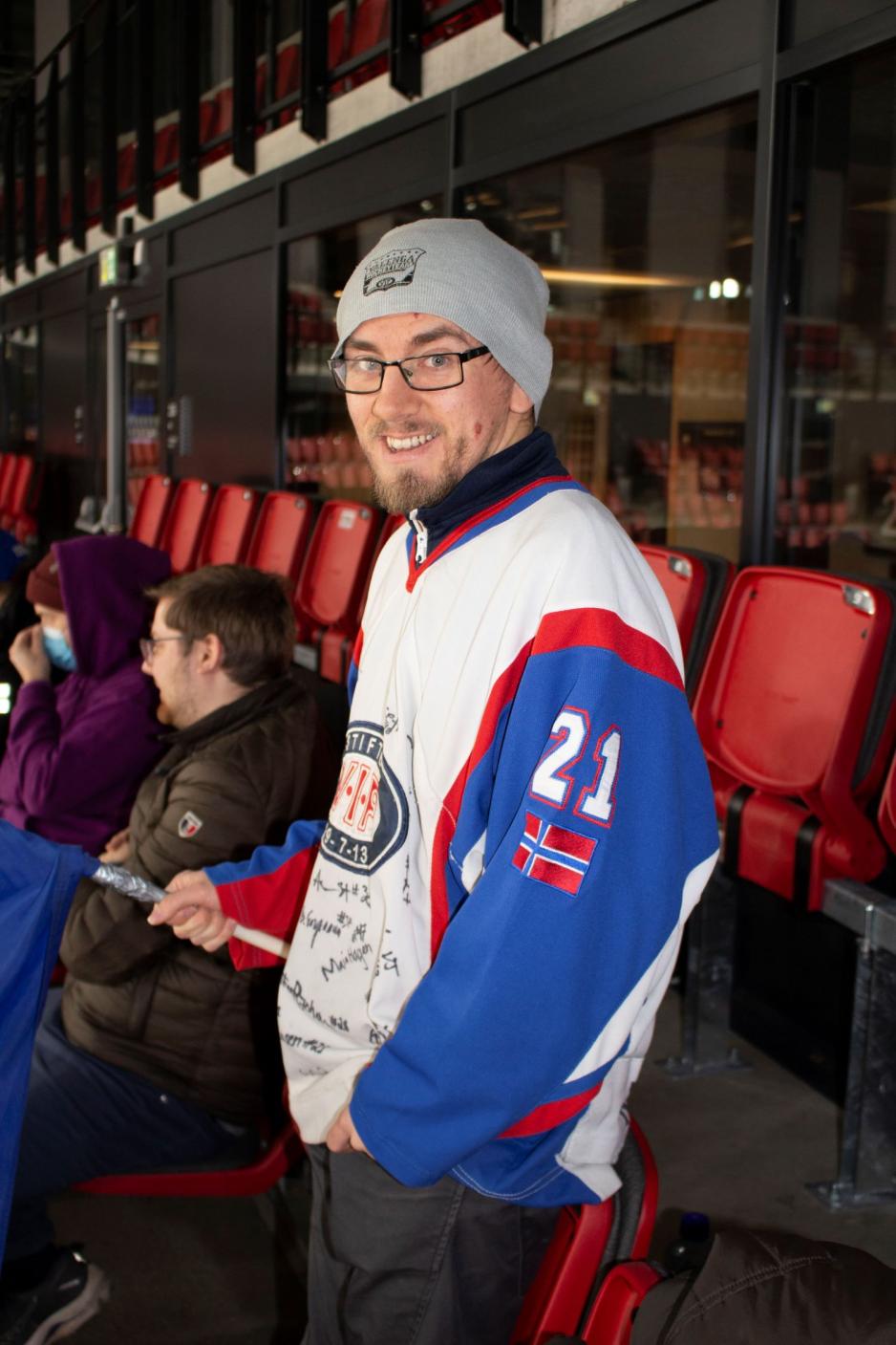 Ishockey-fan på ishockeykamp.