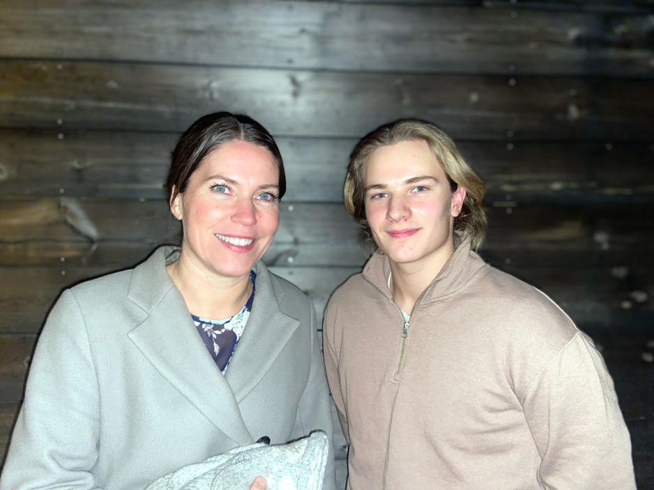 Marit Olsen og Mathias Martinussen som smiler