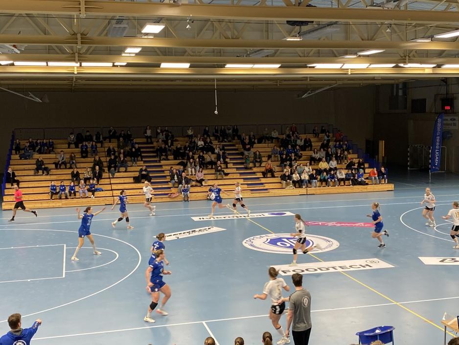 Oppsal i angrep mot Aker Topphåndball. 