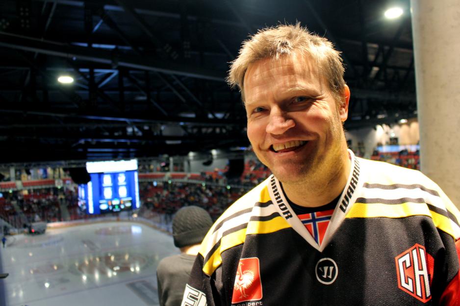 Stavanger Oilers-supporter Øystein Aspelund på Jordal Amfi.