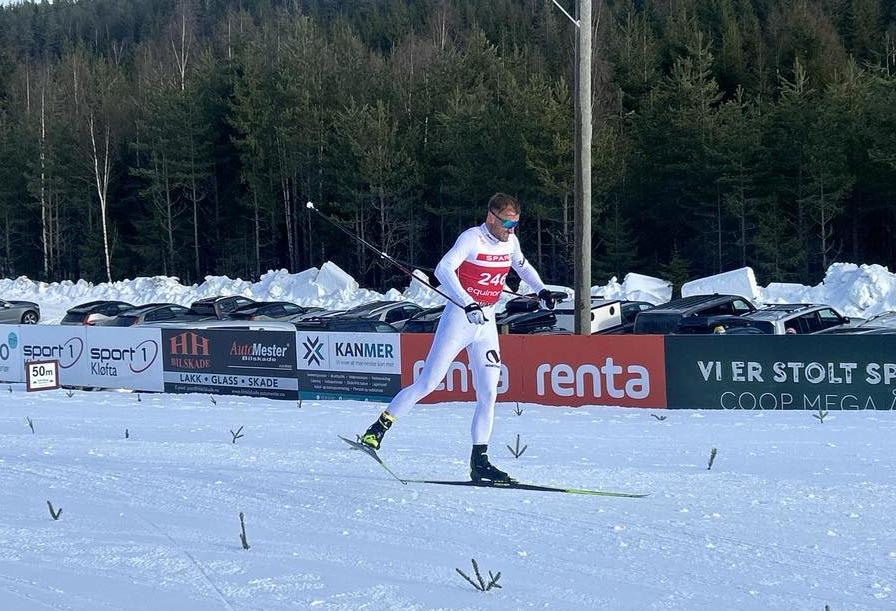 Petter Norhtug før målgang på 10km på Nes