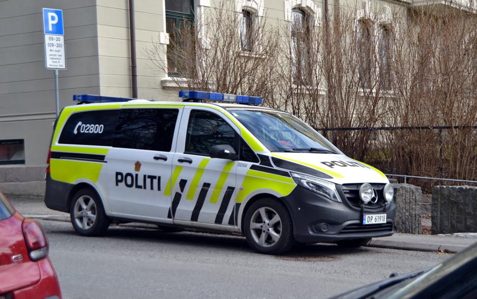 Politibil foran Oslo Synagoge