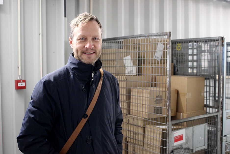 Kenneth Tjønndal Pettersen avbildet inne i Huben på Aker Brygge