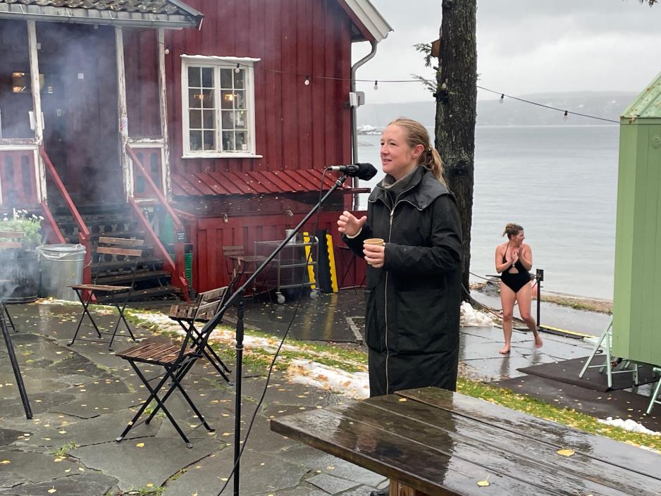 Ragna Marie Fjeld er generalsekretær i Oslo Badstuforening. Hun holdt en kort tale før åpningsseremonien.