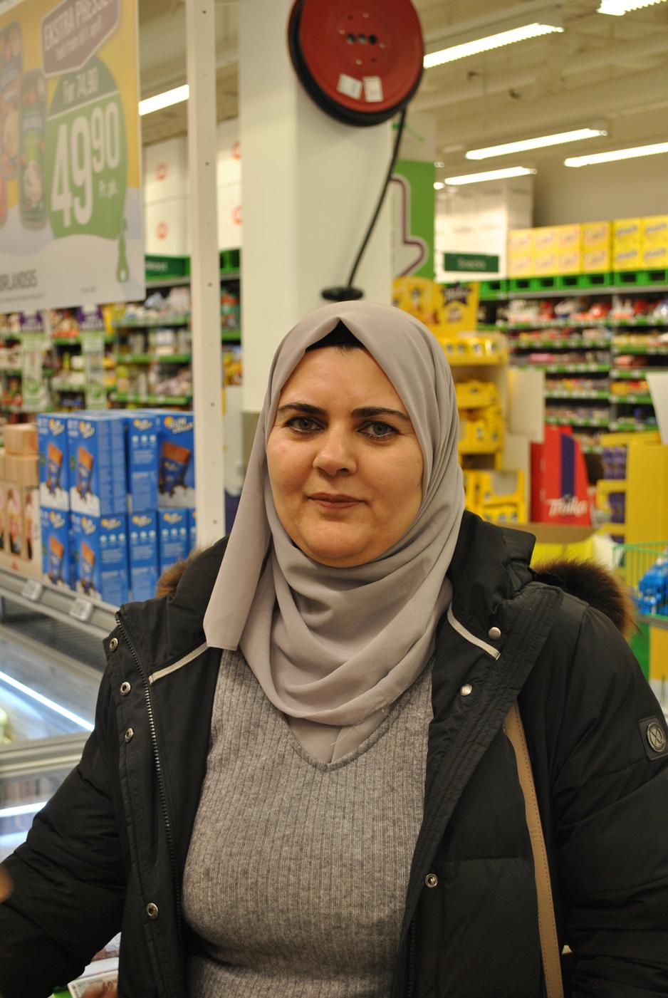 Ghadamkheyr Sharif Poor på matbutikken