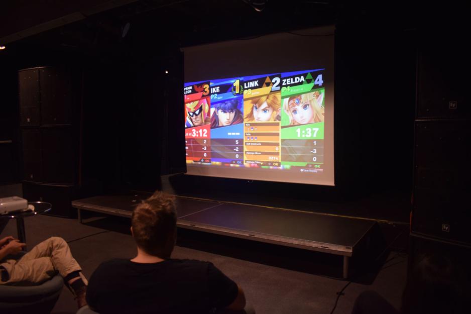 super smash på storskjerm