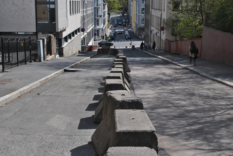 Barrikader rundt Synagogen i Oslo