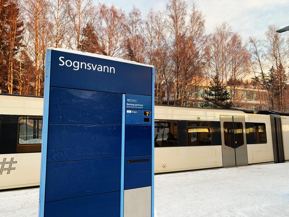 Bilde av skilt ved Sognsvann stopp