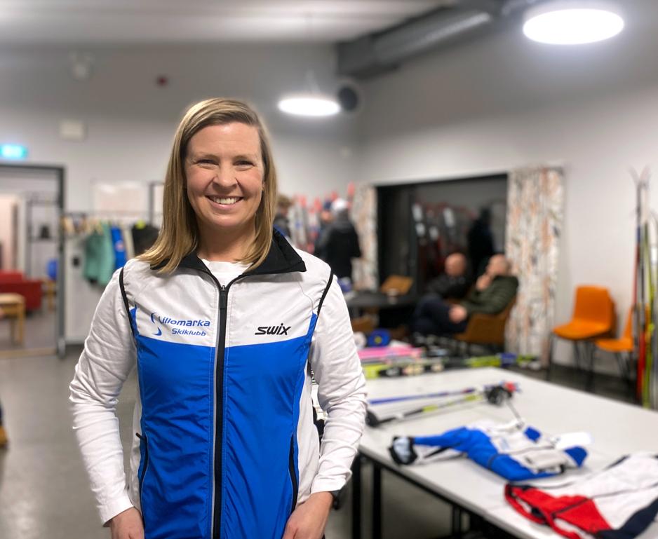 Sportslig leder Tiril Friid-Haugelund var tilstedet på utsalget av skiutstyr.