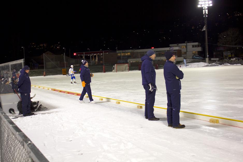 Bilde av trenerbenken bandy