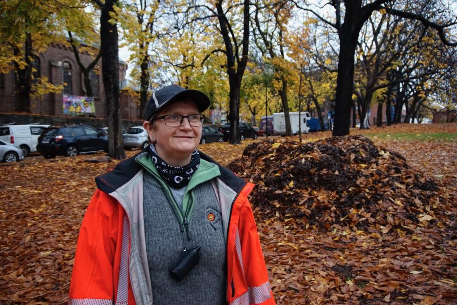 Bilde av parkarbeider Trude Troldmyr.