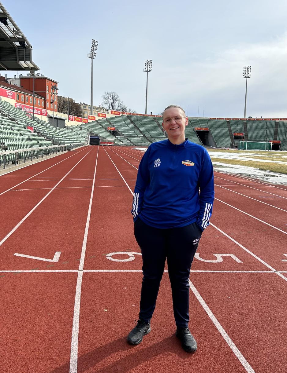 Zooey Perry på løpebanen på Bislett stadion mars 2023 