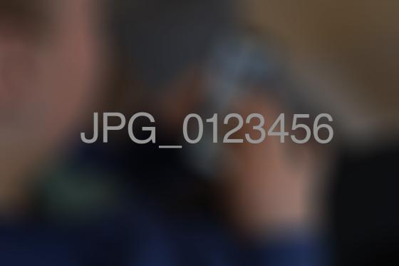 En dus bakgrunn viser "JPG_0123456"