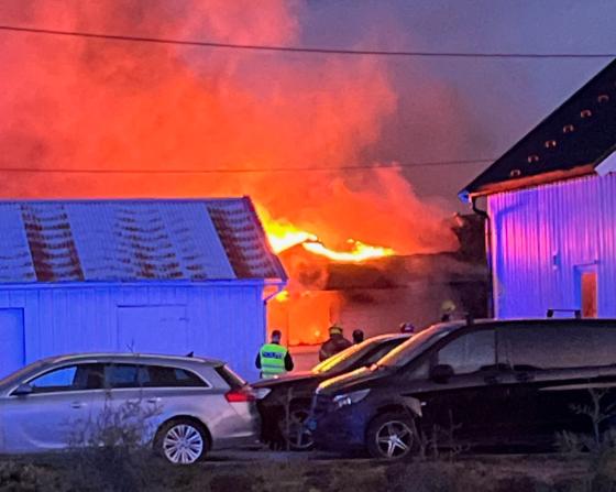 Hus i flammer