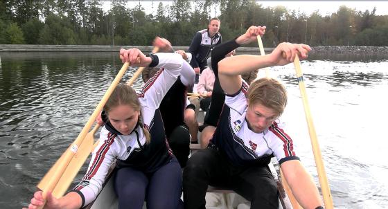 Landslaget i Dragebåt i fullt driv.