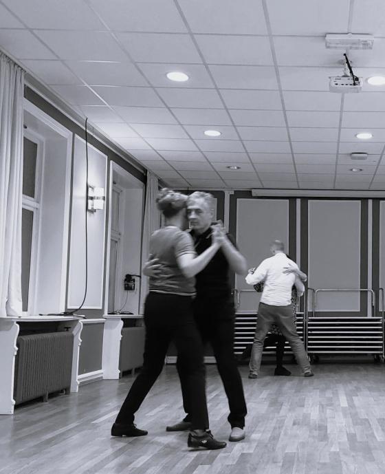 På tangoskolen danses det tirsdag kveld i Oslo