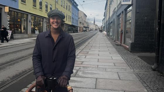 Christen Andreas Wroldsen med barnevogn på Grünerløkka