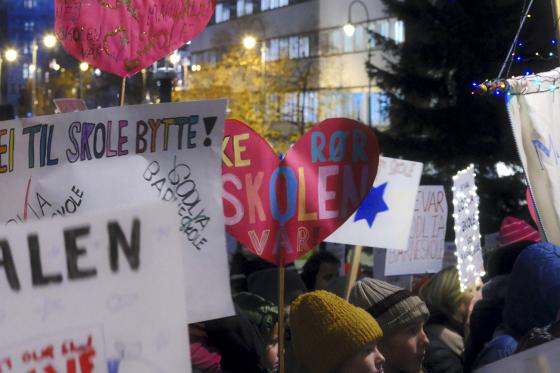 Demonstrasjon for skolebehovsplanen 