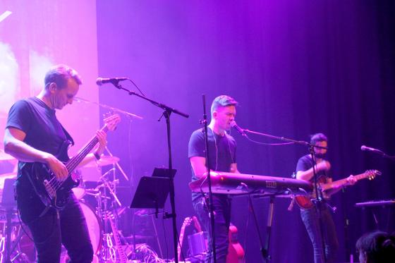 Oak på cosmopolite scen