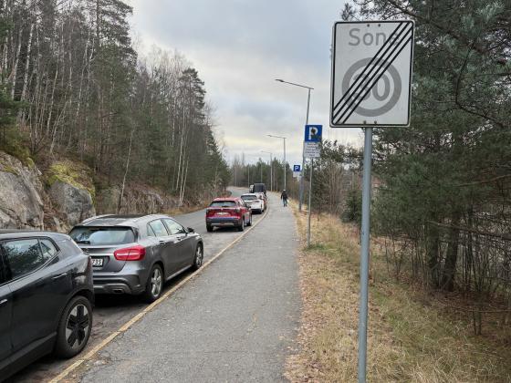 Smalt kjørefelt på Liakollveien