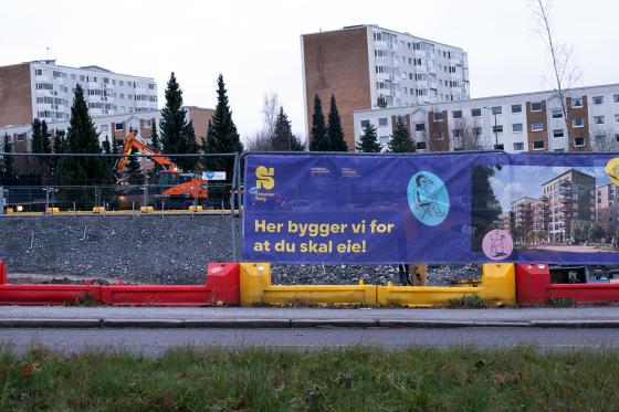 Stovner Torg byggeplass med gravemaskin