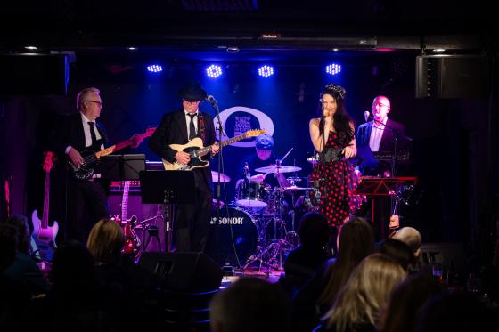 Vintage Winehouse på scenen.