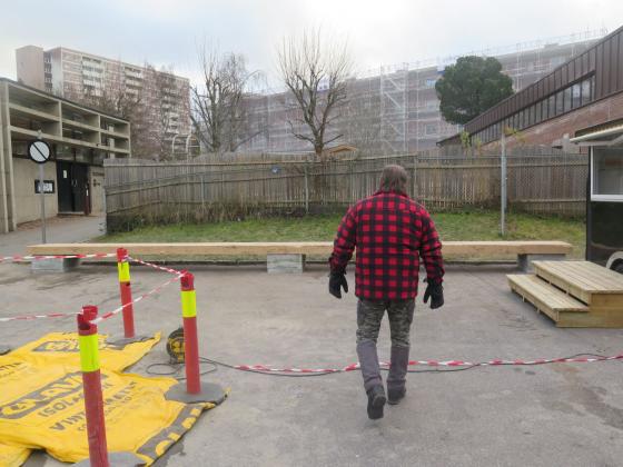 Bjørn Zarbell på det som kan bli døpt Ella Rolfsen plass.