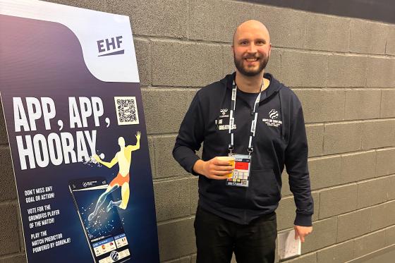 Christoffer N&aelig;ss er frivillig under h&aring;ndball EM i Unity arena