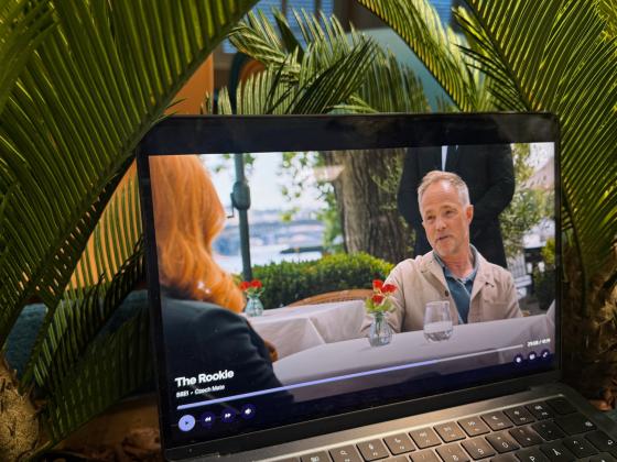 Jon &Oslash;igarden p&aring; skjermen.