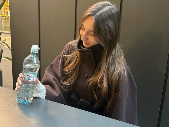 Camilla Wahl med vannflasken sin