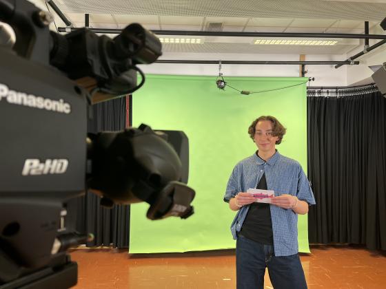 Programleder i Laksrevyen 