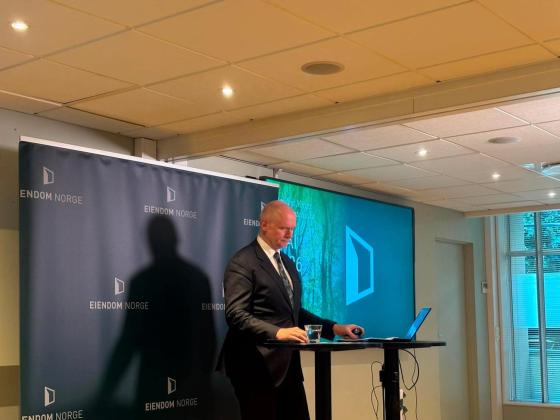 presenterer boligmarkedet