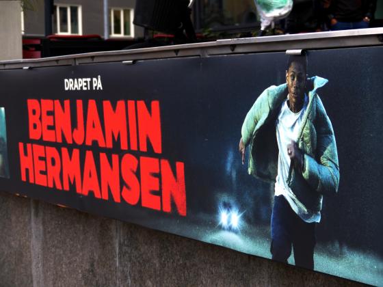Plakat for filmen "Drapet p&aring; Benjamin Hermansen" p&aring; Nationaltheatret