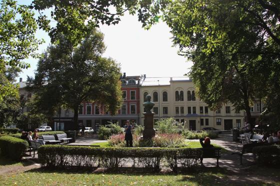 Olaf Ryes plass hvor Sonya synger. 