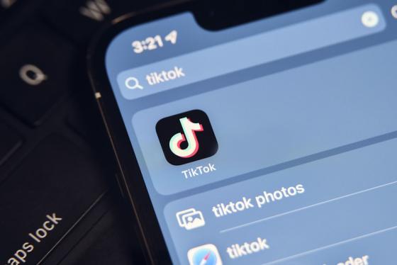 Tiktok på telefon