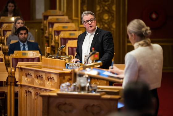 Per-Willy Amundsen avbildet på Stortinget