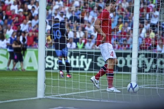 Landslaget, John Christian Fjellestad, Fotballspiller fra kamp Norge- England 