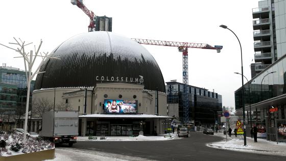 En snødekket Colosseum Kino.