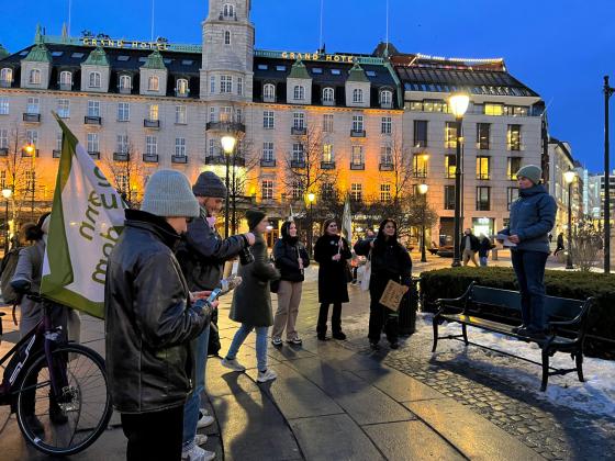 Demonstranter på Eidsvolls plass under appellen