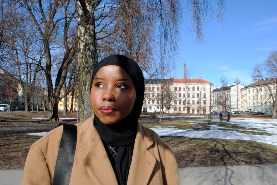 Nærbilde av Iqra-Bisharo Ahmed i Sofienbergparken