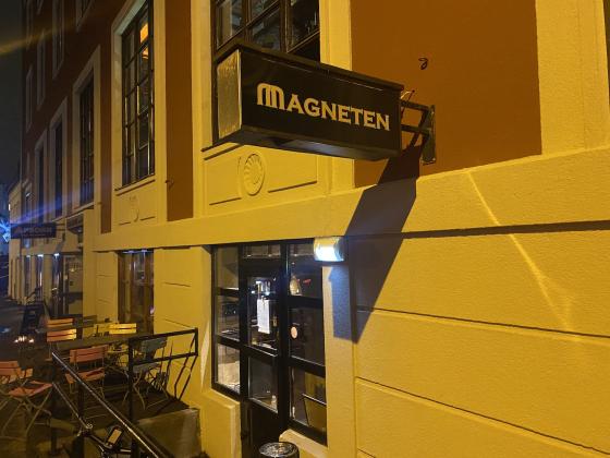 Inngangspartiet til Magneten pub