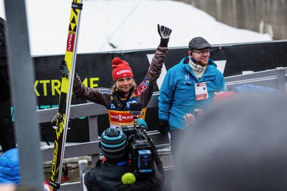 Maren Lundby er fornøyd med sølv under VM i Oberstdorf.
