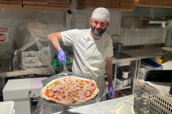 Mattia Midali spade pizza Little Italy