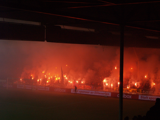 Pyro fyres av på Åråsen stadion