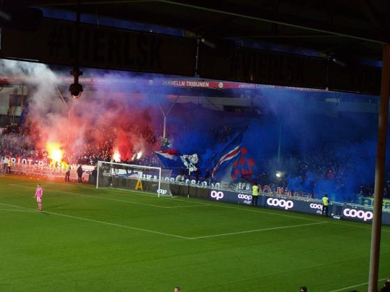 R&oslash;ykeffekter i r&oslash;de og bl&aring; farger