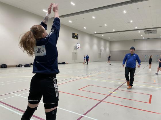 Her spiller de futsal i idrettshallen på Rønningen