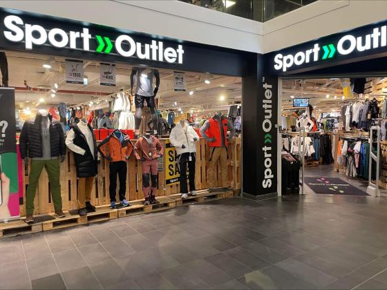 Entrance of Sport Outlet located at Stovner shopping mall