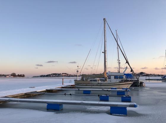 Teie båthavn i solnedgang